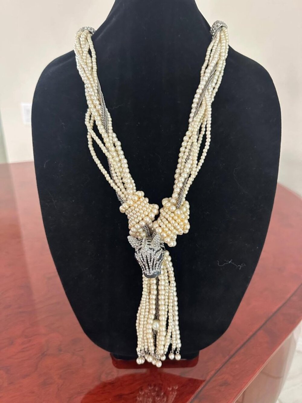 nwot chico's Zebra pearl necklace!